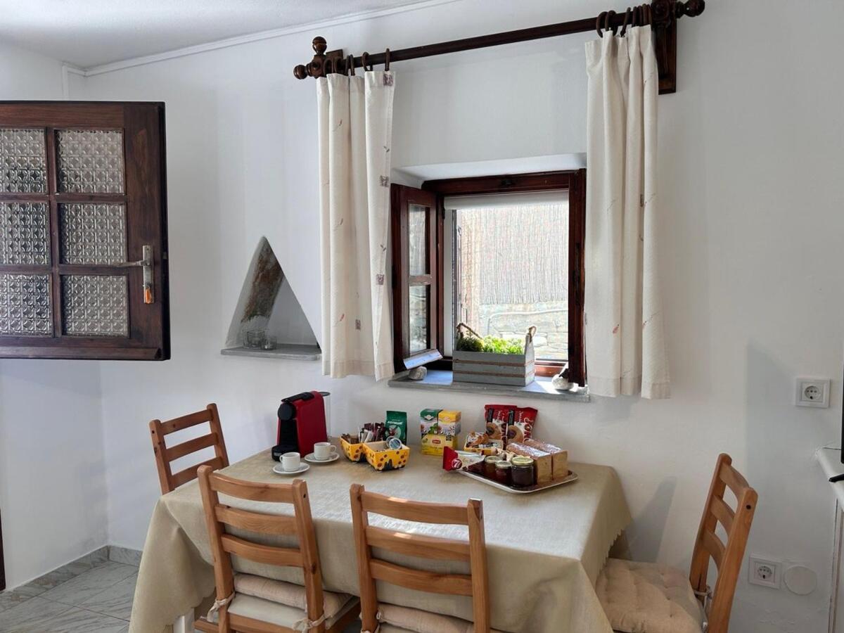 Grandpa Simos' Traditional Guest House Agios Romanos Esterno foto